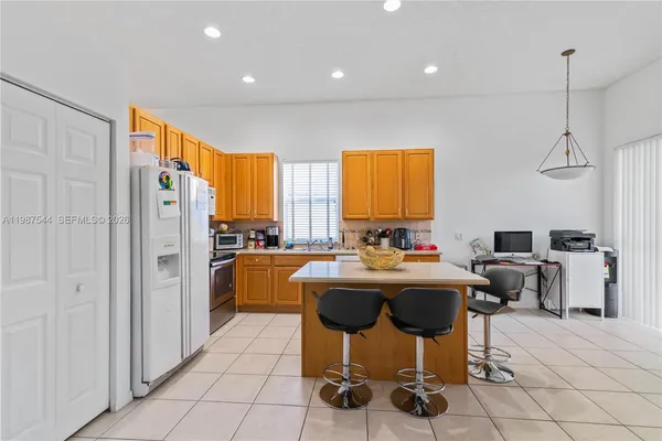 $3,900 | 1886 Northwest 145th Terrace, Pembroke Pines, FL 33028