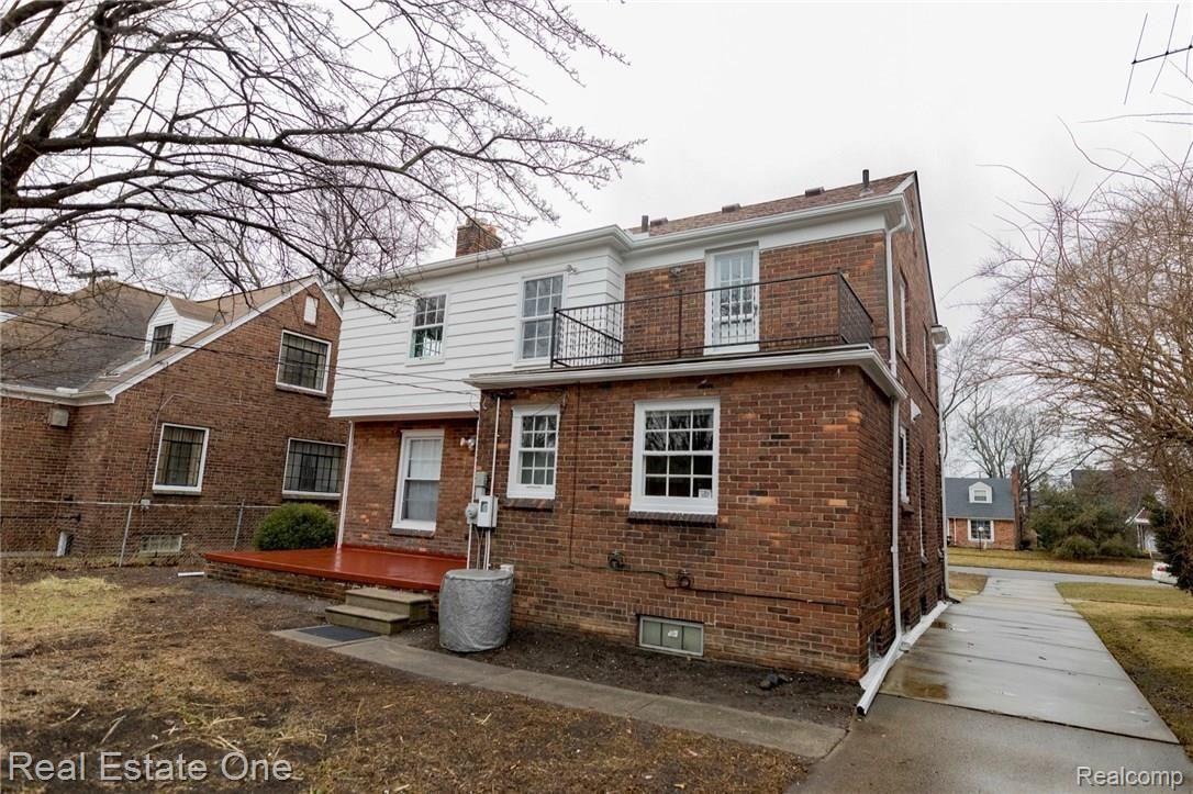 180 Riverside Drive Detroit, MI 48215 - Photo 29 of 30 Back of house.jpg
