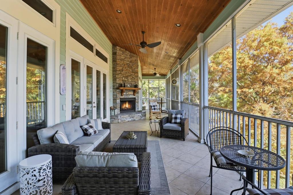 5 Palm Drive Yankeetown, FL 34498 - Photo 31 of 53 a living room with furniture and a large window