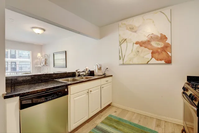 $1,750 | 1210 Windsor Road, Unit 117, Austin, TX 78703