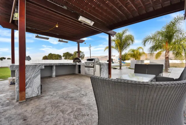 a view of outdoor kitchen