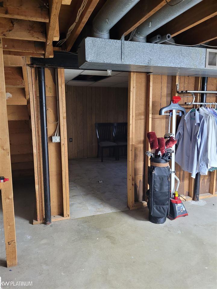 4794 Hillcrest Road Trenton, MI 48183 - Photo 27 of 33 50077142-26.JPG