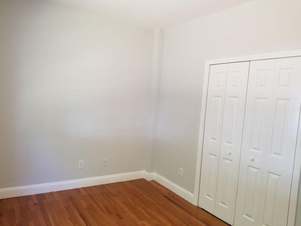 9 Hoover Road Middletown, RI 02842 - Photo 14 of 27 Gallery Image 14