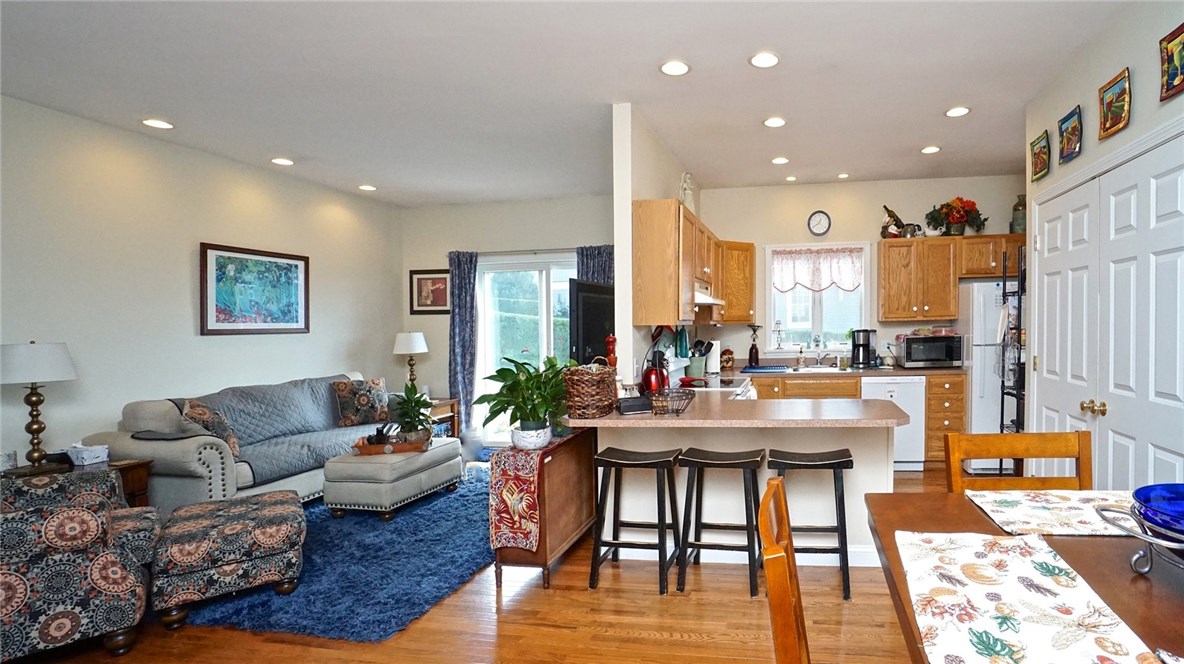 9 Hoover Road Middletown, RI 02842 - Photo 18 of 27 Gallery Image 18