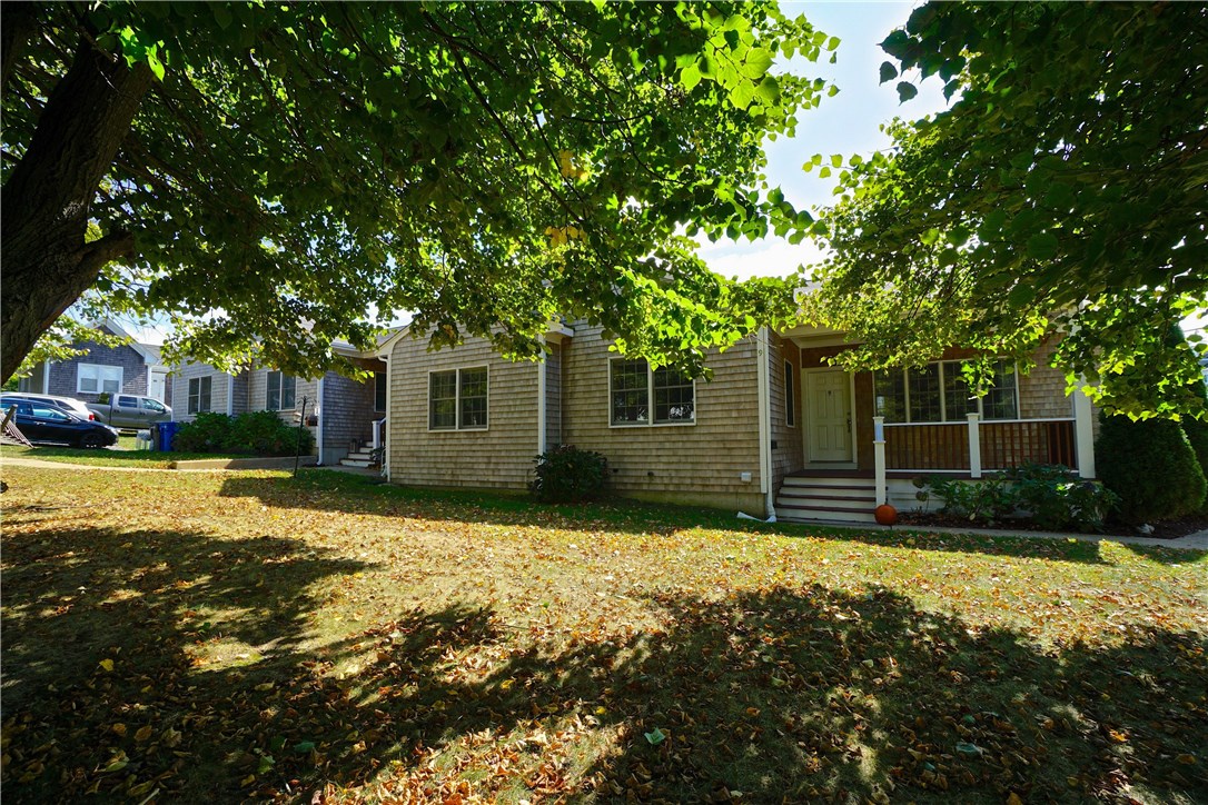 9 Hoover Road Middletown, RI 02842 - Photo 2 of 27 Gallery Image 2