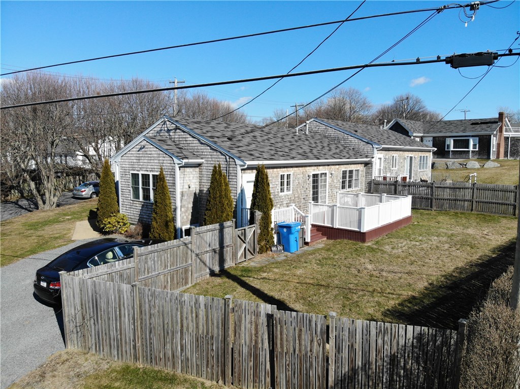 9 Hoover Road Middletown, RI 02842 - Photo 6 of 27 Gallery Image 6