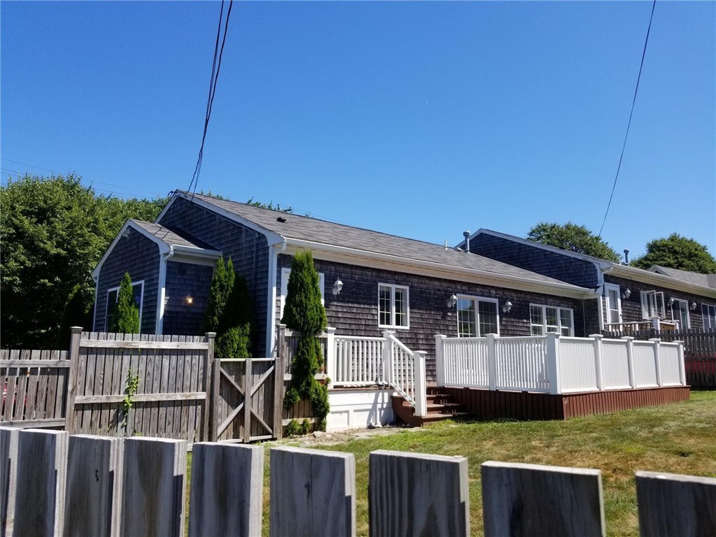 9 Hoover Road Middletown, RI 02842 - Photo 7 of 27 Gallery Image 7