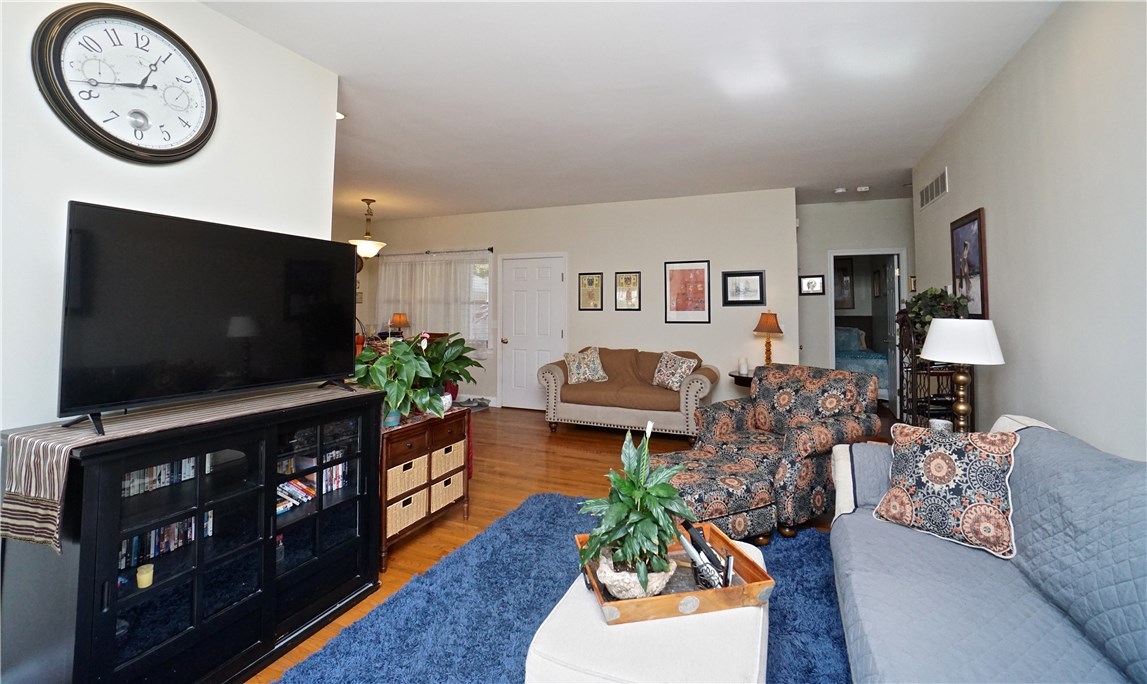 9 Hoover Road Middletown, RI 02842 - Photo 9 of 27 Gallery Image 9