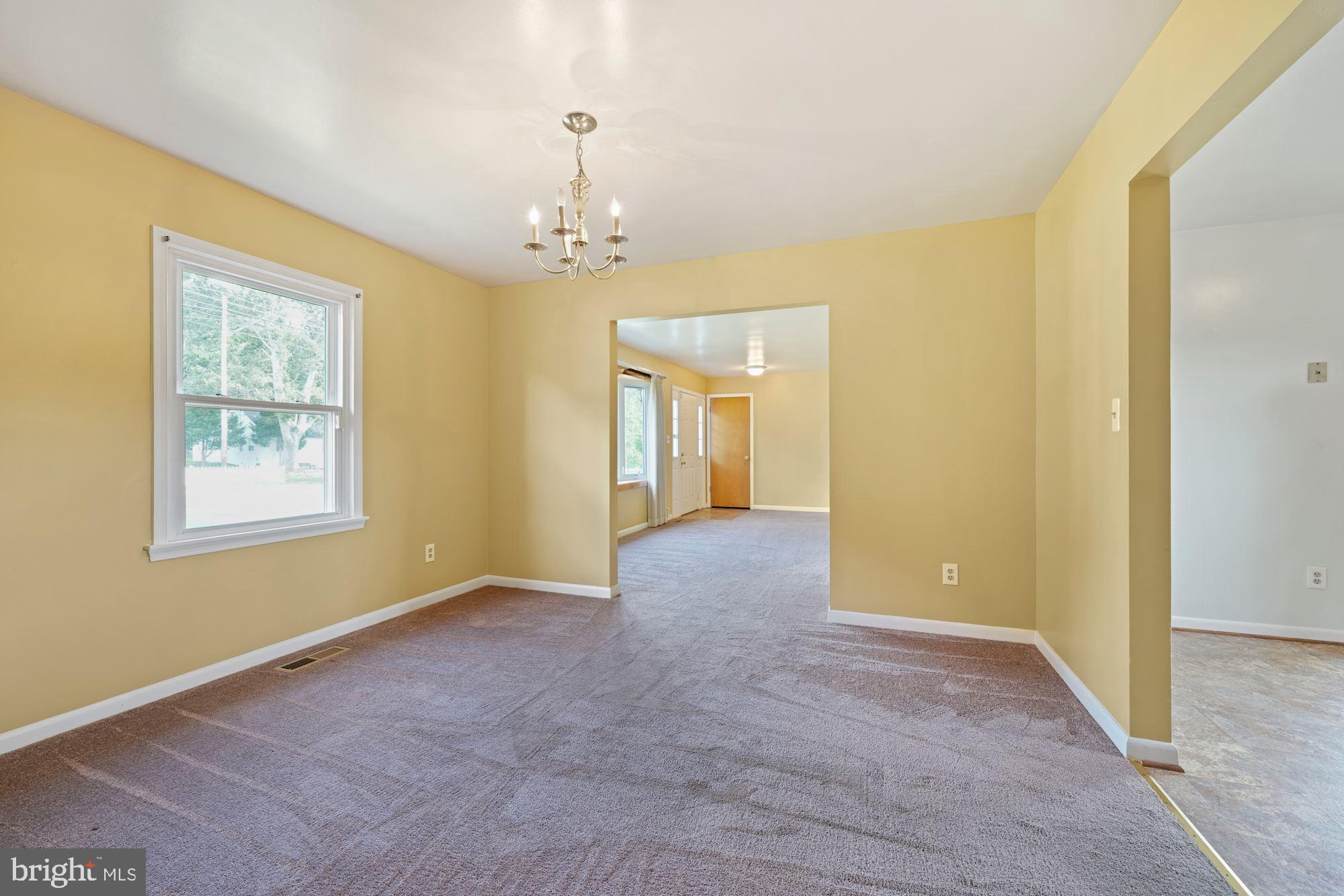 14415 South Springfield Road Brandywine, MD 20613 - Photo 6 of 27 Dining room
