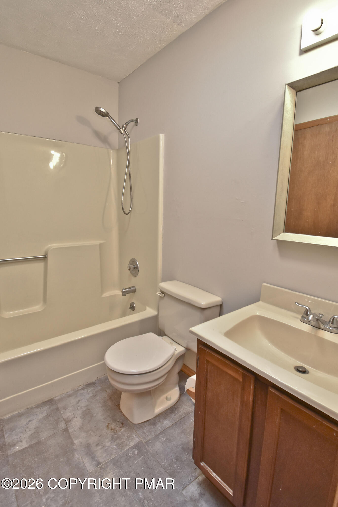 148 Manchester Drive Bushkill, PA 18324 - Photo 22 of 35 9 Bath