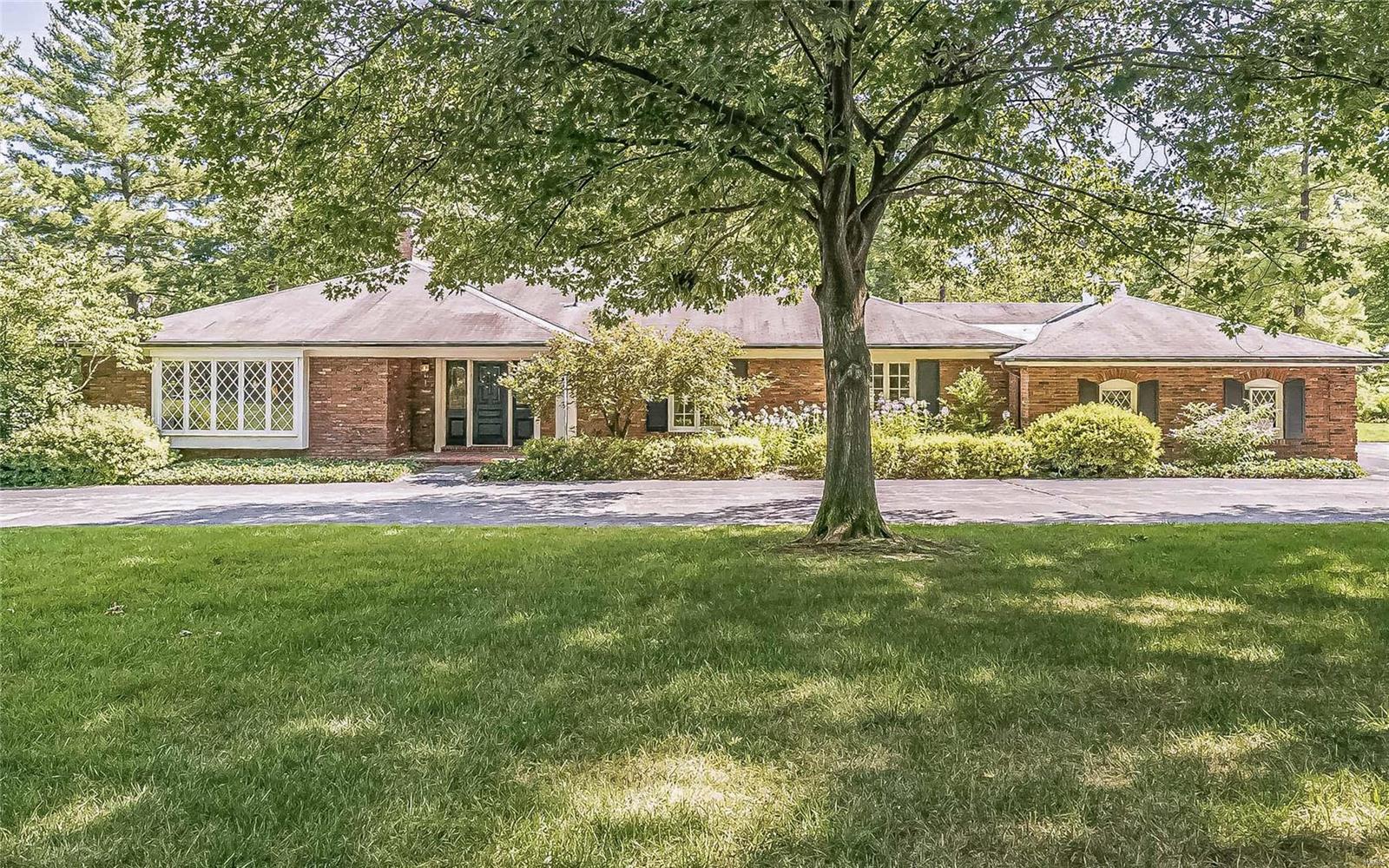 10650 Clayton Road Frontenac, MO 63131 - Photo 3 of 38 Gallery Image 3