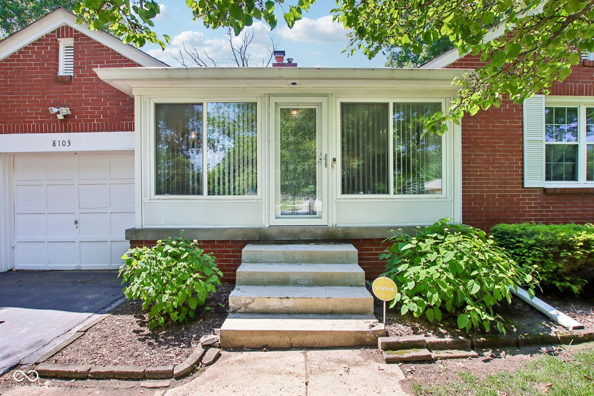 8103 East 10th Street Indianapolis, IN 46219 - Photo 2 of 31