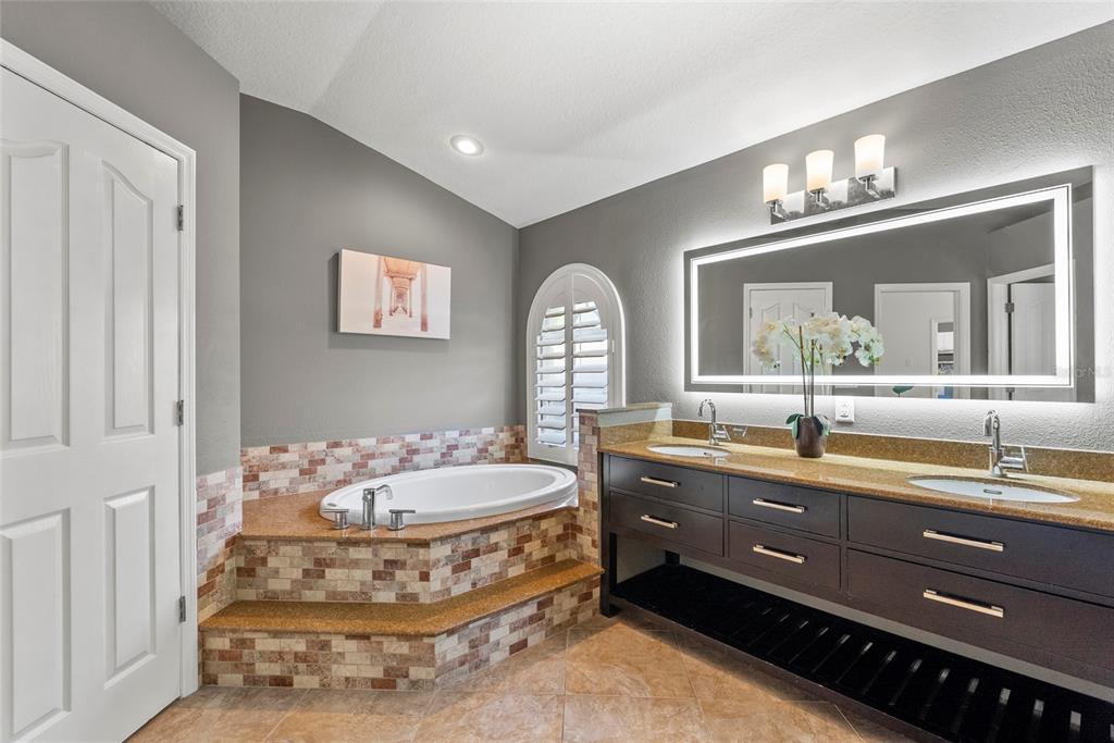 10602 Rochester Way Tampa, FL 33626 - Photo 25 of 31
