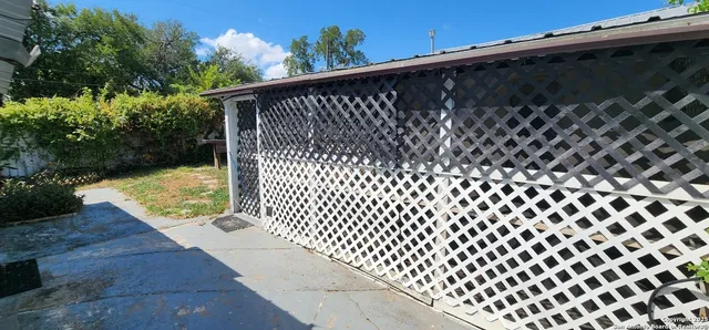 $124,900 | 112 Morey Street, Gonzales, TX 78629