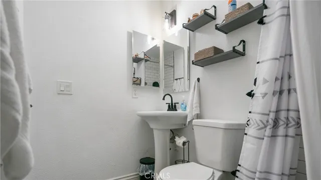 $389,900 | 670 Ducor Avenue, Landers, CA 92285