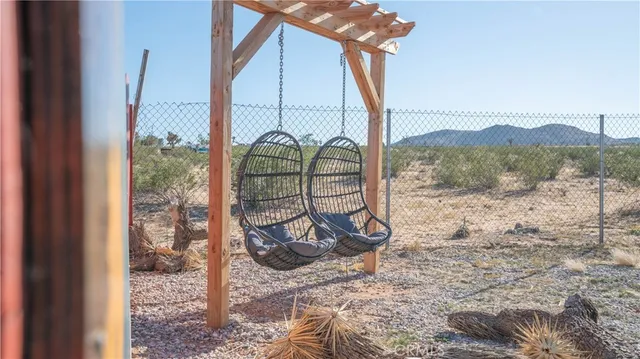 $389,900 | 670 Ducor Avenue, Landers, CA 92285