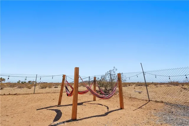 $389,900 | 670 Ducor Avenue, Landers, CA 92285