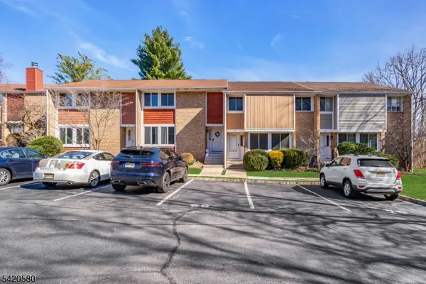 $599,900 | 68 Chestnut Court, Hillsborough, NJ 08844