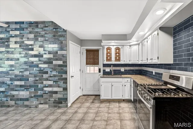 $239,900 | 3748 Comstock Drive, St. Louis, MO 63125