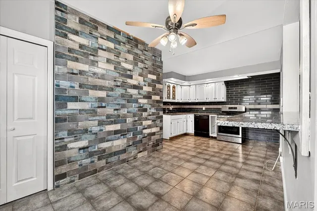 $239,900 | 3748 Comstock Drive, St. Louis, MO 63125