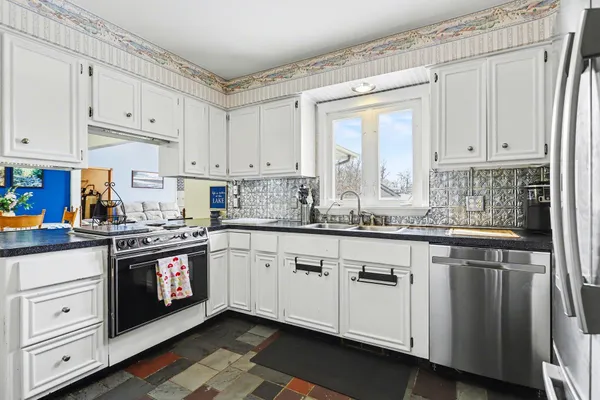 $285,000 | 21093 North Avenue, Battle Creek, MI 49017