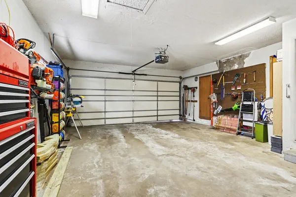 $285,000 | 21093 North Avenue, Battle Creek, MI 49017