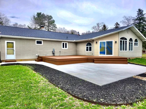 $285,000 | 21093 North Avenue, Battle Creek, MI 49017