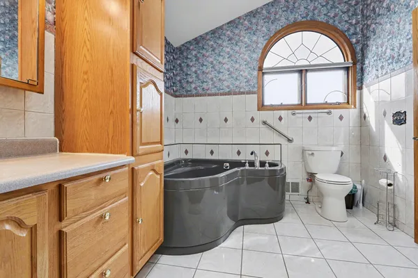 $285,000 | 21093 North Avenue, Battle Creek, MI 49017