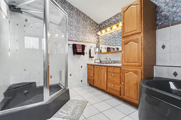 $285,000 | 21093 North Avenue, Battle Creek, MI 49017