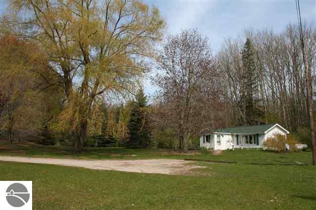 2175 Warren Road Beulah, MI 49617 - Photo 4 of 25 1778450-3.JPG