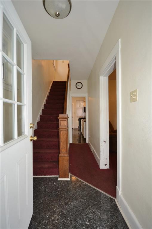 3441 Middletown Road Pittsburgh, PA 15204 - Photo 2 of 16 Entryway