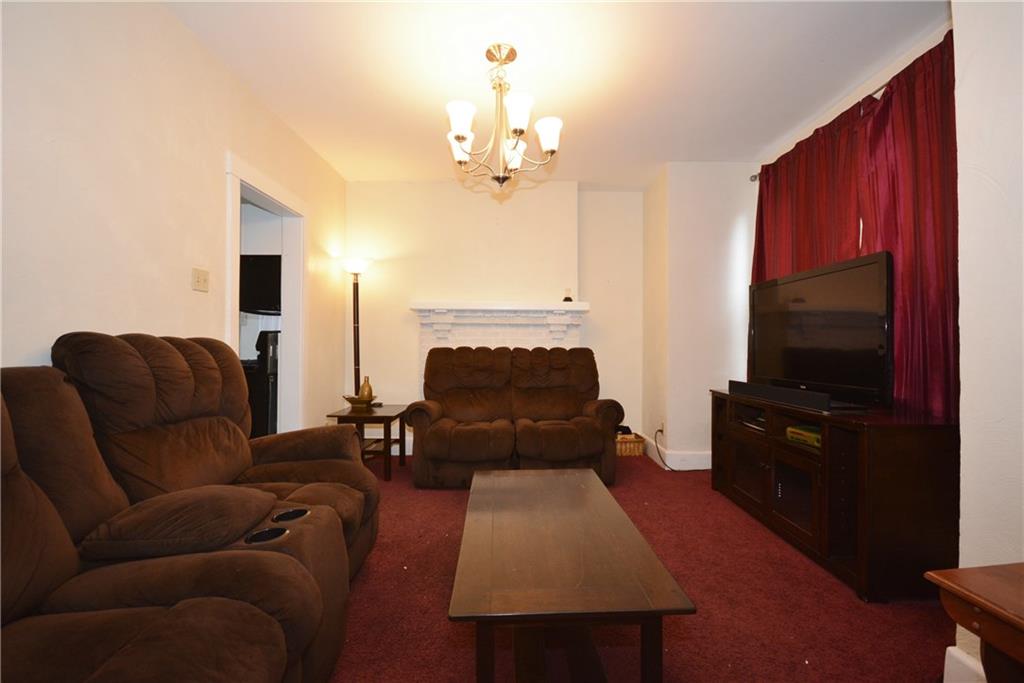 3441 Middletown Road Pittsburgh, PA 15204 - Photo 7 of 16 Living/dining room