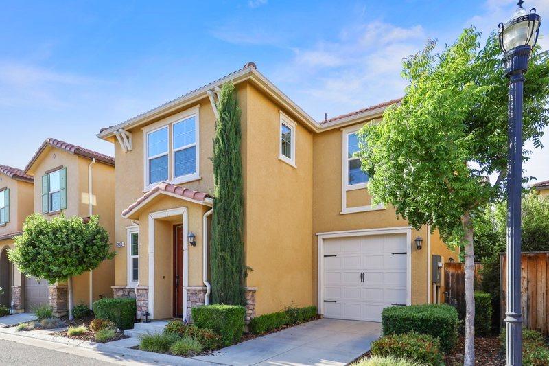 3655 Richmond Avenue Clovis, CA 93619 - Photo 2 of 28