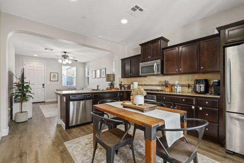 3655 Richmond Avenue Clovis, CA 93619 - Photo 5 of 28