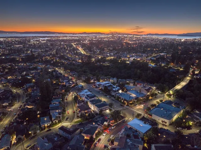 $948,000 | 1450 East 38th Street, Oakland, CA 94602