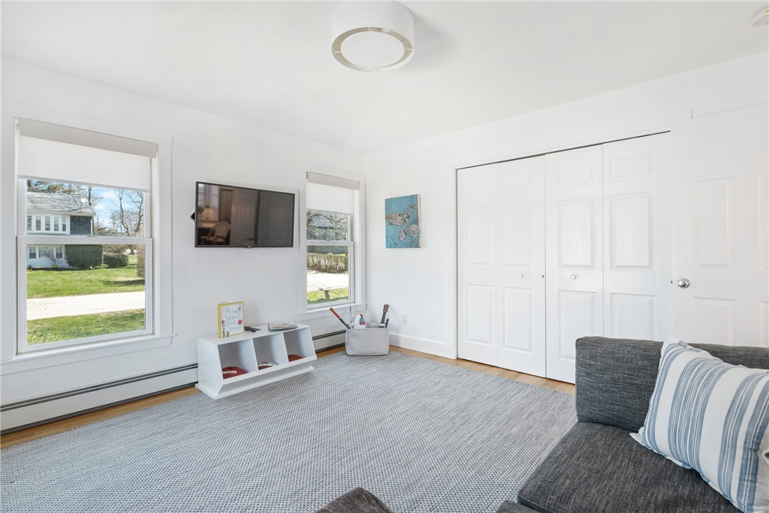 433 Wolcott Avenue Middletown, RI 02842 - Photo 26 of 44
