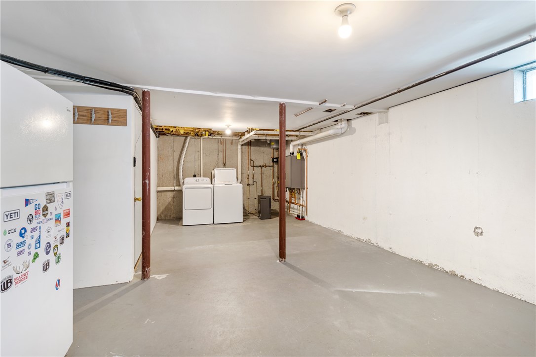 433 Wolcott Avenue Middletown, RI 02842 - Photo 38 of 44
