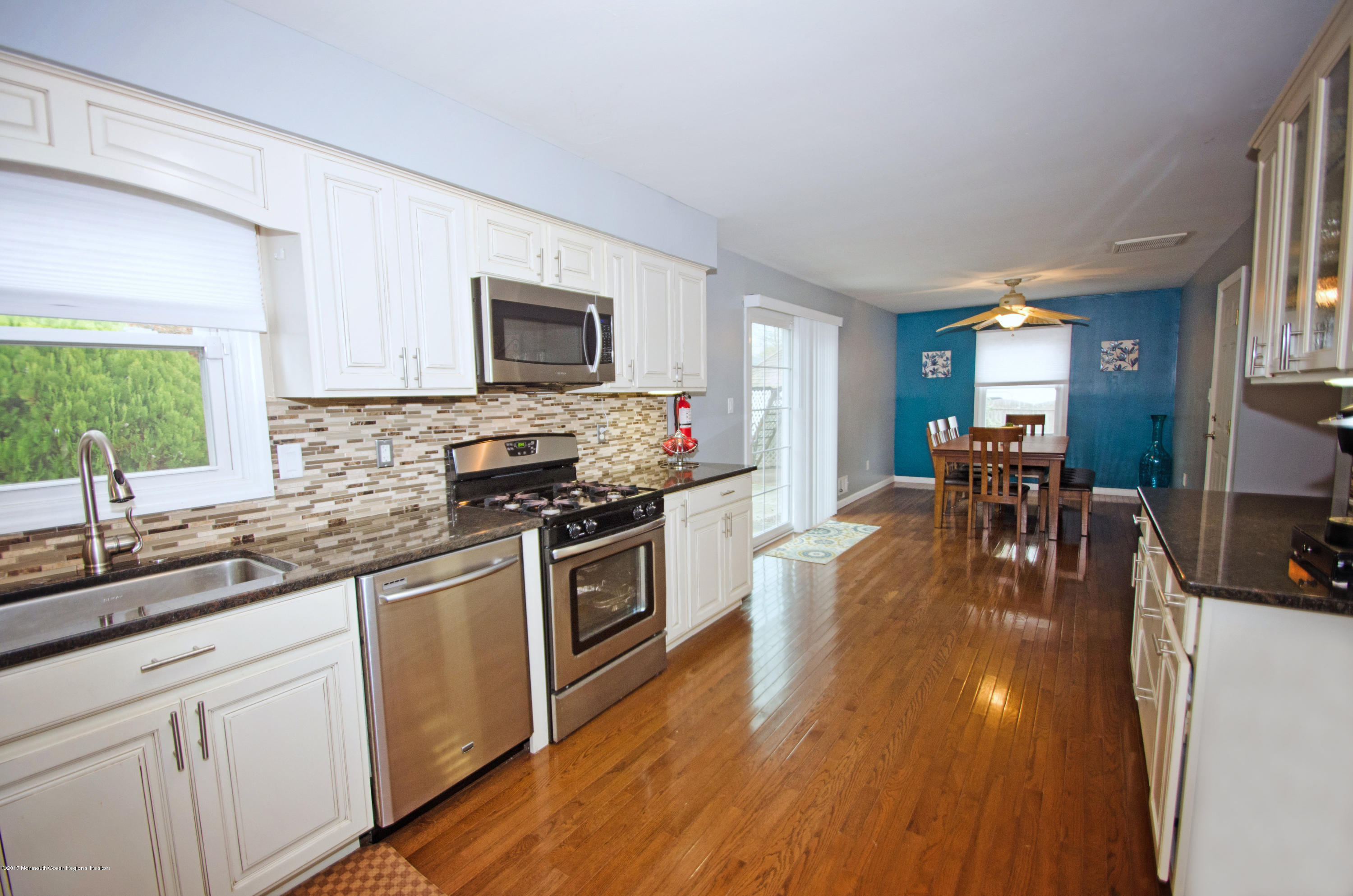41 Bark Road Brick, NJ 08723 - Photo 6 of 33 soft close cabinets and drawers