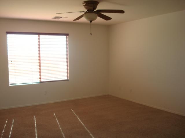 6917 West Beverly Road Laveen, AZ 85339 - Photo 11 of 16 Bedroom 4 (master)