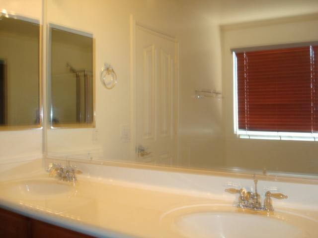 6917 West Beverly Road Laveen, AZ 85339 - Photo 12 of 16 Master Bathroom