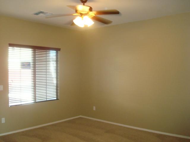 6917 West Beverly Road Laveen, AZ 85339 - Photo 3 of 16 Living Room