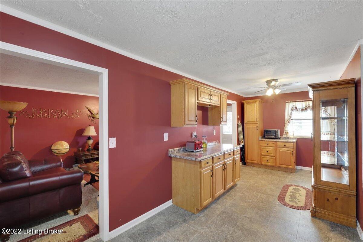 487 Beechland Road Louisville, KY 40229 - Photo 14 of 41 15-487 Beechland Rd-114