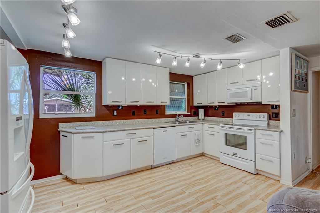 5893 Williamson Road Jupiter, FL 33458 - Photo 14 of 50