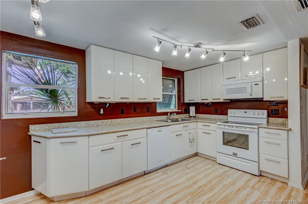 5893 Williamson Road Jupiter, FL 33458 - Photo 15 of 50