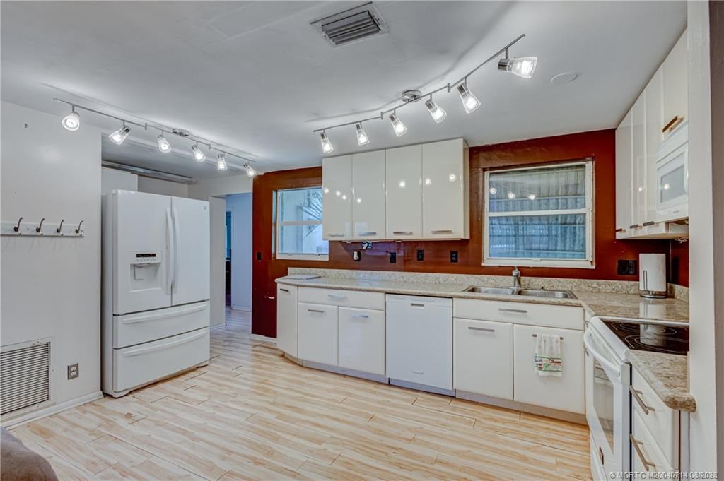 5893 Williamson Road Jupiter, FL 33458 - Photo 17 of 50