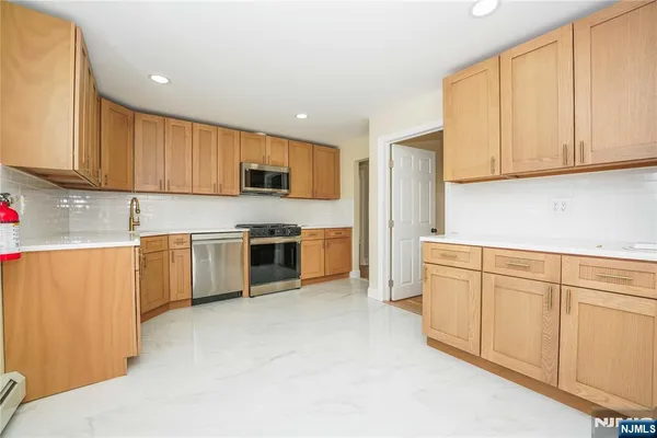 $3,400 | 69 Ross Avenue, Unit 1, Hackensack, NJ 07601