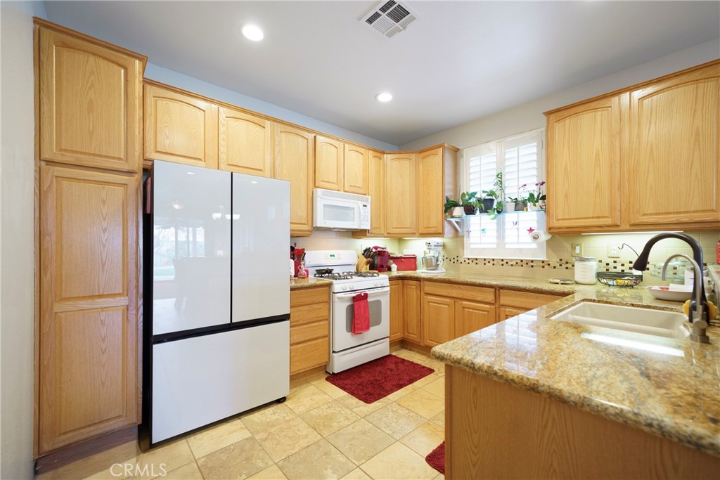 1168 Saguara Road Beaumont, CA 92223 - Photo 12 of 38