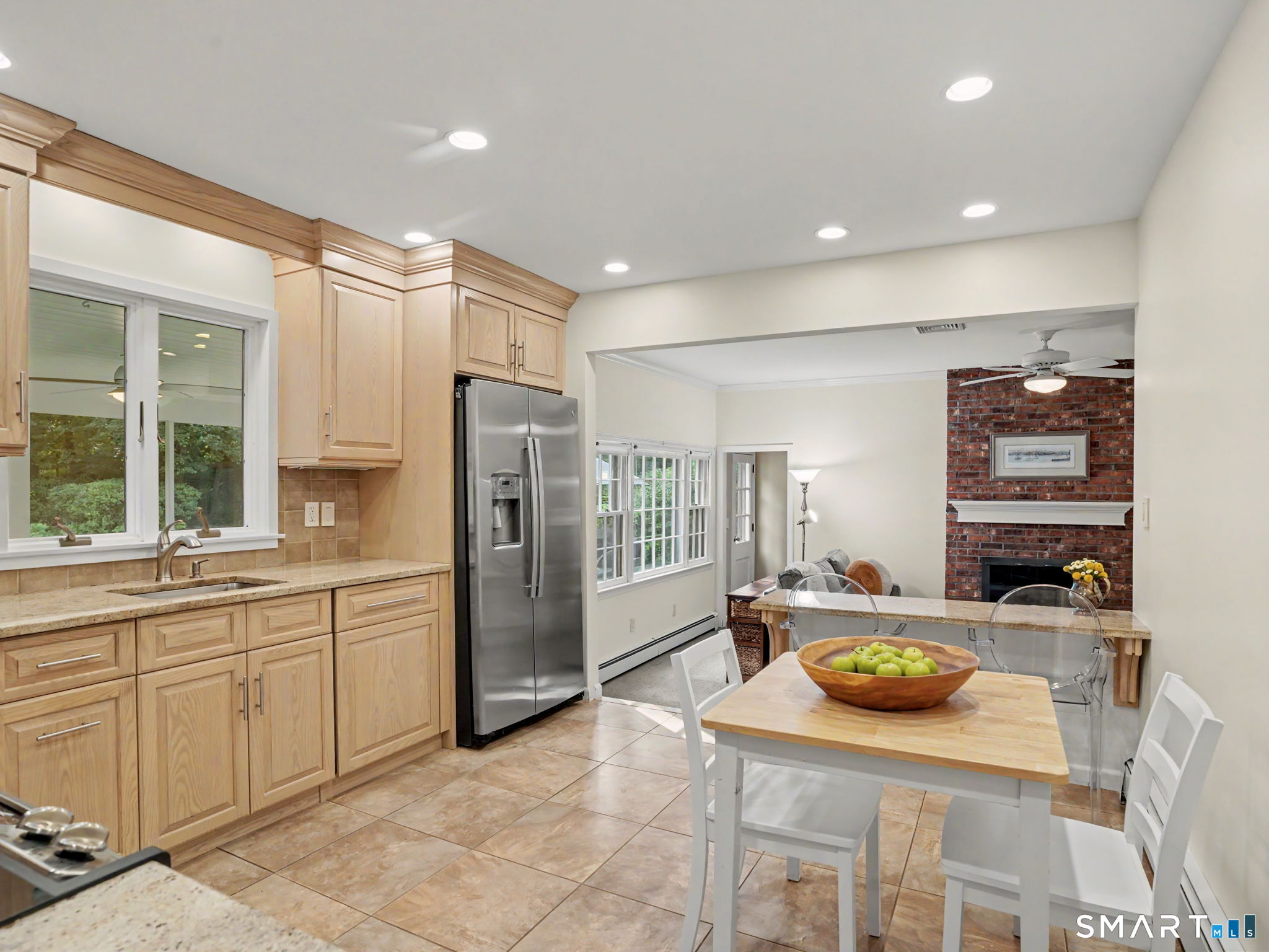 1061 Galloping Hill Road Fairfield, CT 06824 - Photo 7 of 29