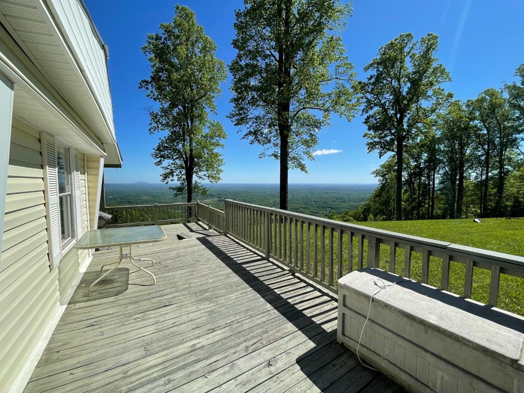 114 Dove Road Fancy Gap, VA 24328 - Photo 6 of 30 Gallery Image 6