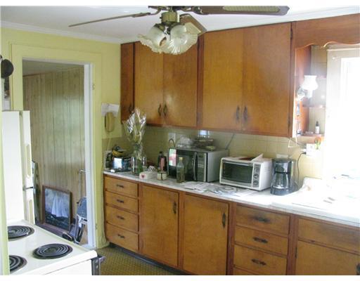 104 Nobleboro Road Bremen, ME 04551 - Photo 3 of 4 Kitchen.